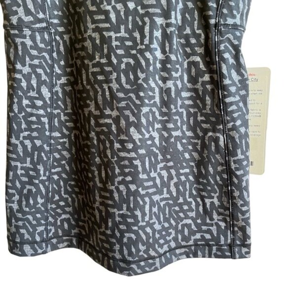 Lululemon Running In The City Tank Size 4 Black Gray Mesh - Picture 4 of 10